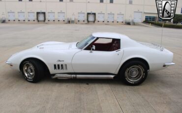 Chevrolet-Corvette-1969-3