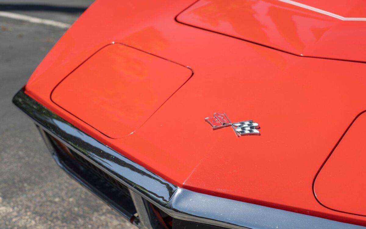 Chevrolet-Corvette-1972-4