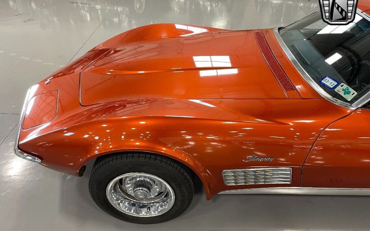 Chevrolet-Corvette-1972-6