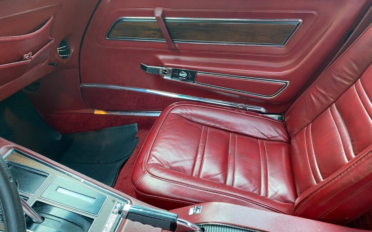 Chevrolet-Corvette-1973-15