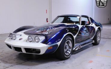 Chevrolet-Corvette-1974-2