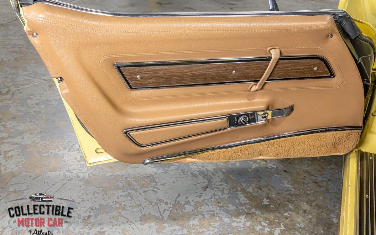 Chevrolet-Corvette-1974-34