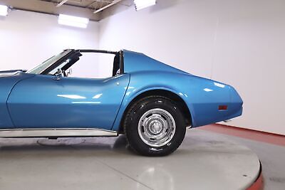 Chevrolet-Corvette-1975-9