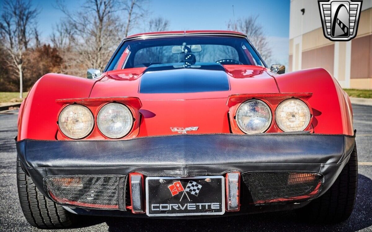 Chevrolet-Corvette-1977-10