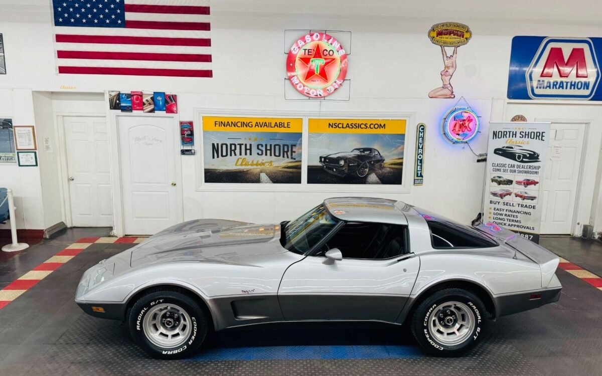 Chevrolet-Corvette-1978-29