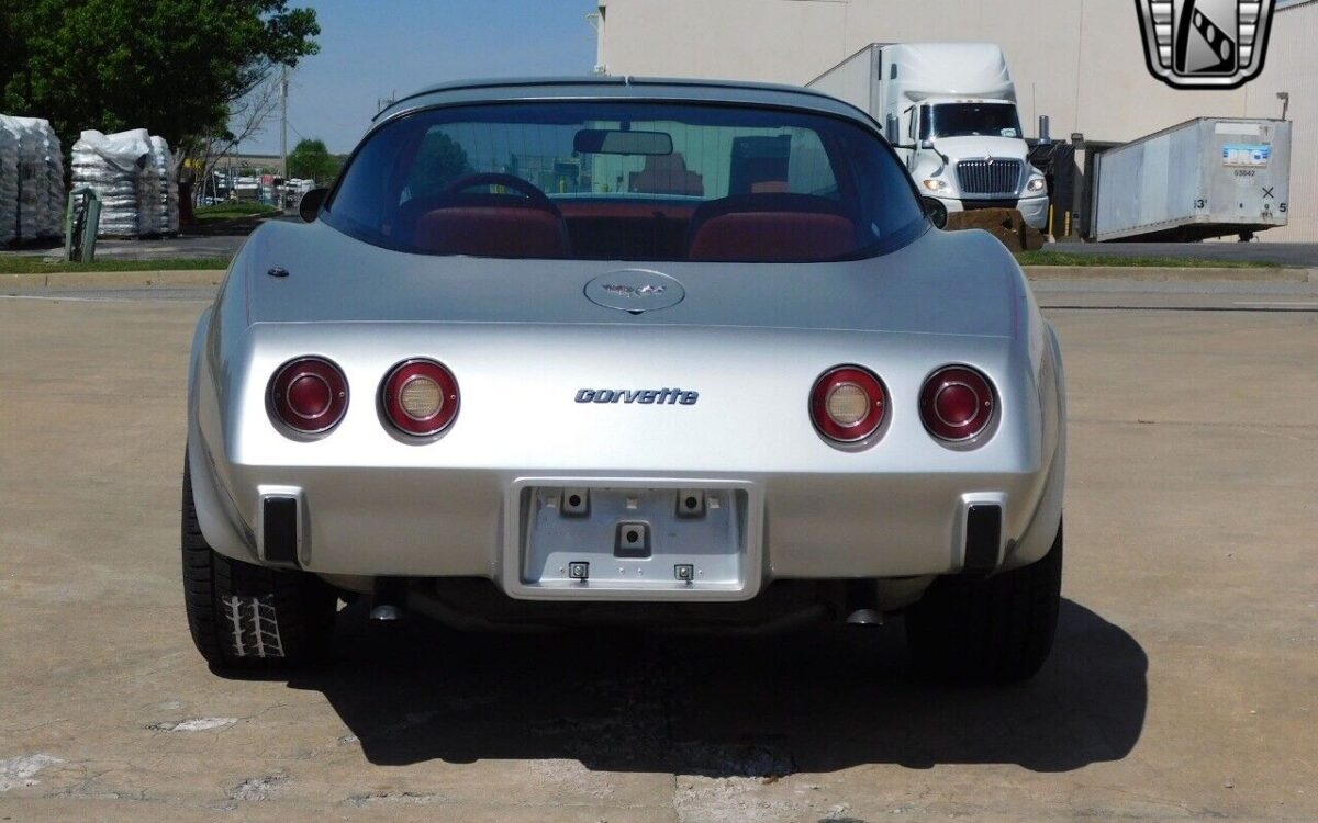 Chevrolet-Corvette-1979-4