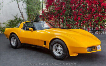 Chevrolet-Corvette-1981-2