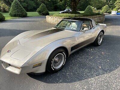 Chevrolet-Corvette-1982-5