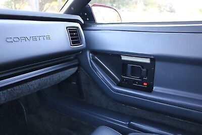 Chevrolet-Corvette-1987-13