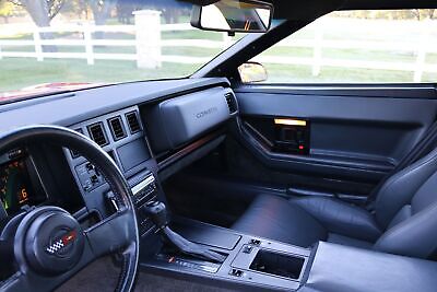 Chevrolet-Corvette-1987-21
