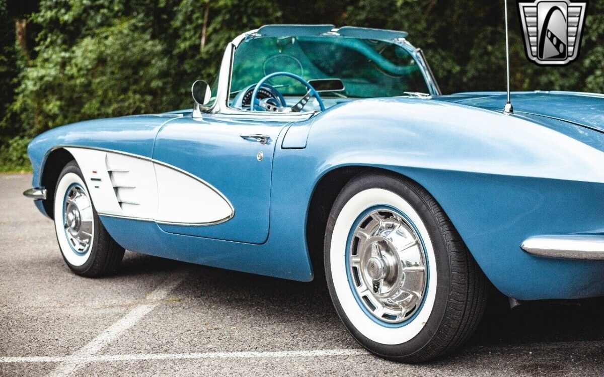 Chevrolet-Corvette-Cabriolet-1961-11