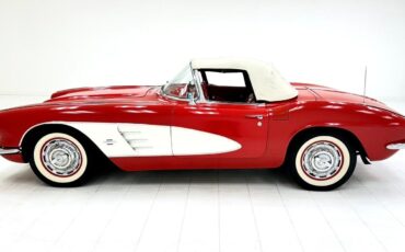 Chevrolet-Corvette-Cabriolet-1961-2