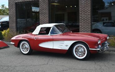 Chevrolet-Corvette-Cabriolet-1961-25