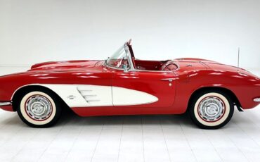 Chevrolet-Corvette-Cabriolet-1961-3