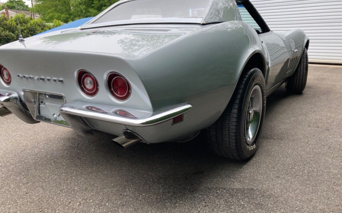 Chevrolet-Corvette-Cabriolet-1969-11