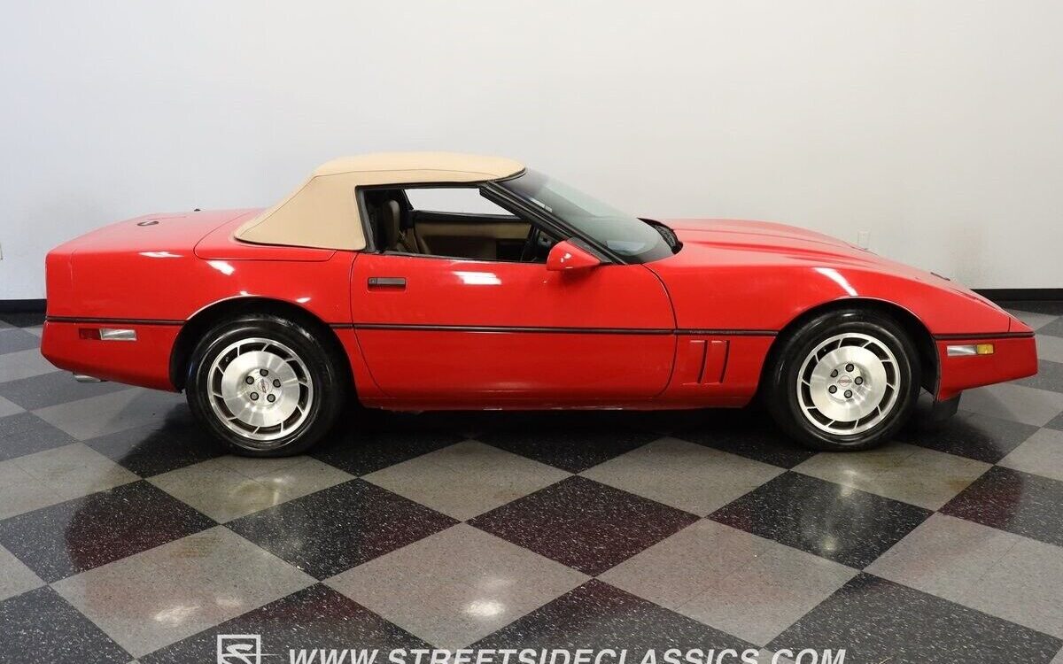 Chevrolet-Corvette-Cabriolet-1986-12