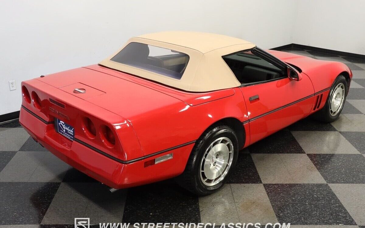 Chevrolet-Corvette-Cabriolet-1986-24