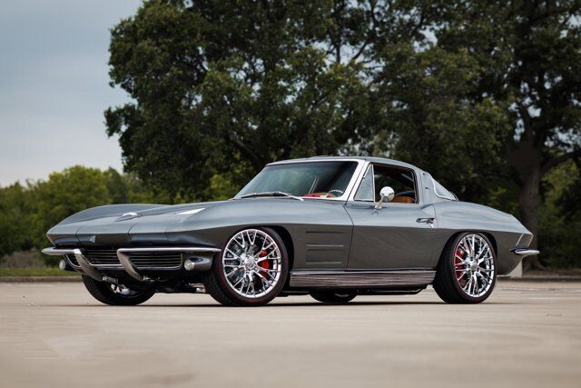 Chevrolet-Corvette-Coupe-1963-1