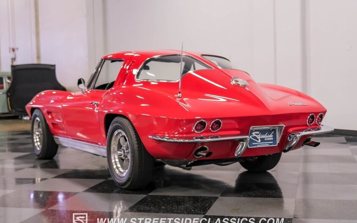 Chevrolet-Corvette-Coupe-1963-10