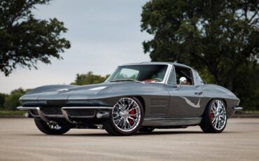 Chevrolet-Corvette-Coupe-1963-3