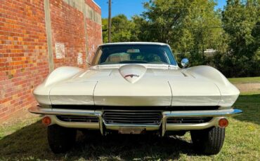 Chevrolet-Corvette-Coupe-1964-1