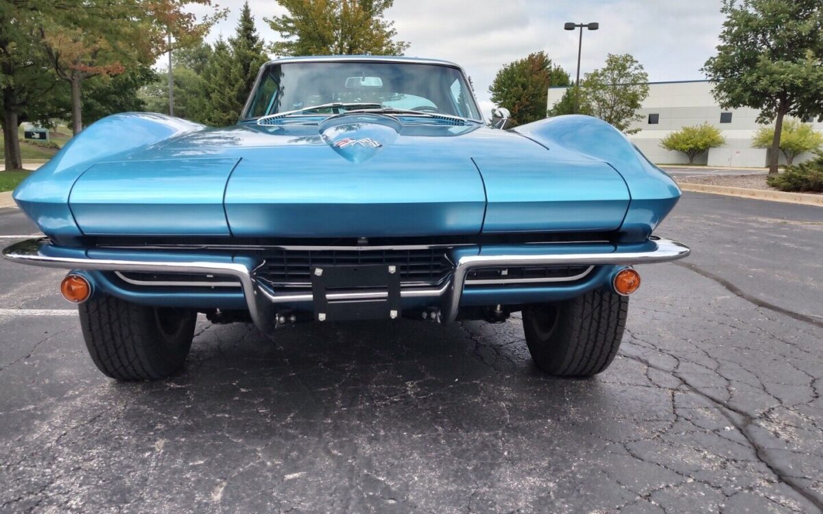 Chevrolet-Corvette-Coupe-1965-3