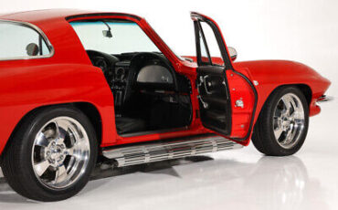 Chevrolet-Corvette-Coupe-1966-6