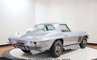 Chevrolet-Corvette-Coupe-1966-8