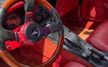 Chevrolet-Corvette-Coupe-1981-23