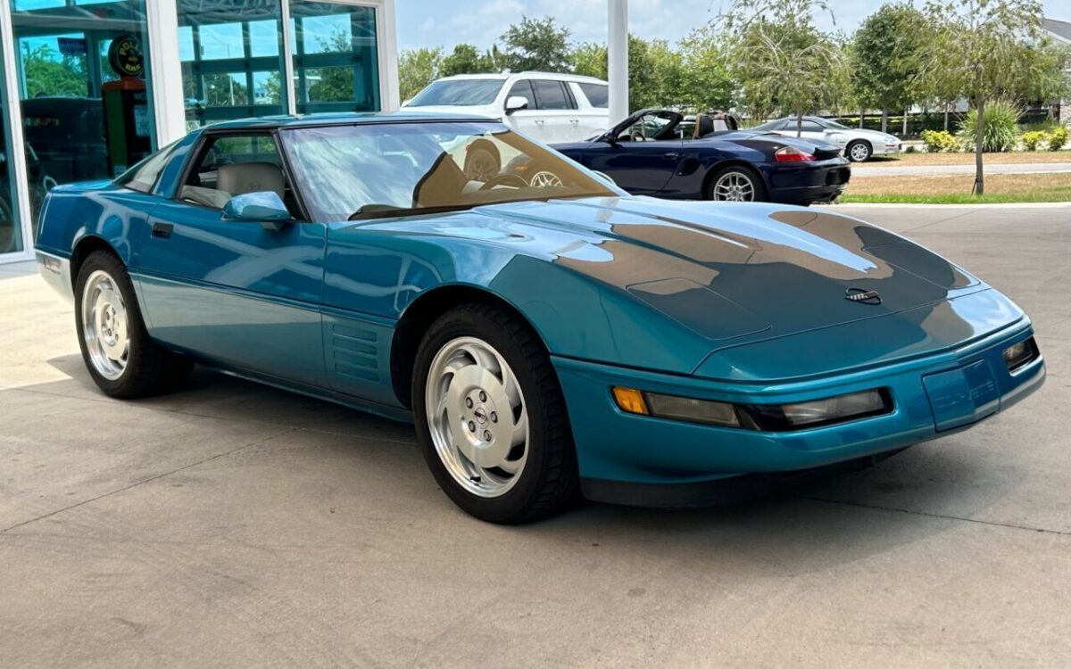 Chevrolet-Corvette-Coupe-1993-2