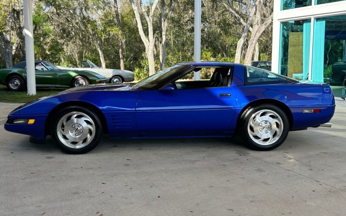 Chevrolet-Corvette-Coupe-1994-11