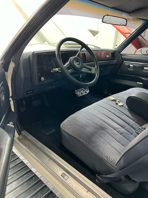Chevrolet-El-Camino-1983-17