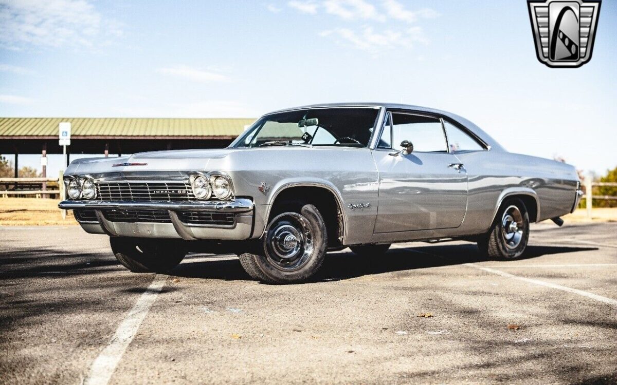 Chevrolet-Impala-1965-2