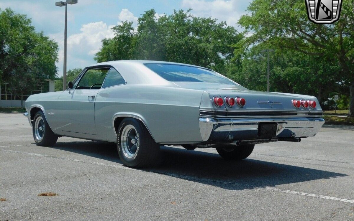 Chevrolet-Impala-1965-5
