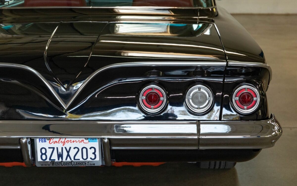 Chevrolet-Impala-454-V8-4-spd-Custom-2-Door-Hardtop-1961-17