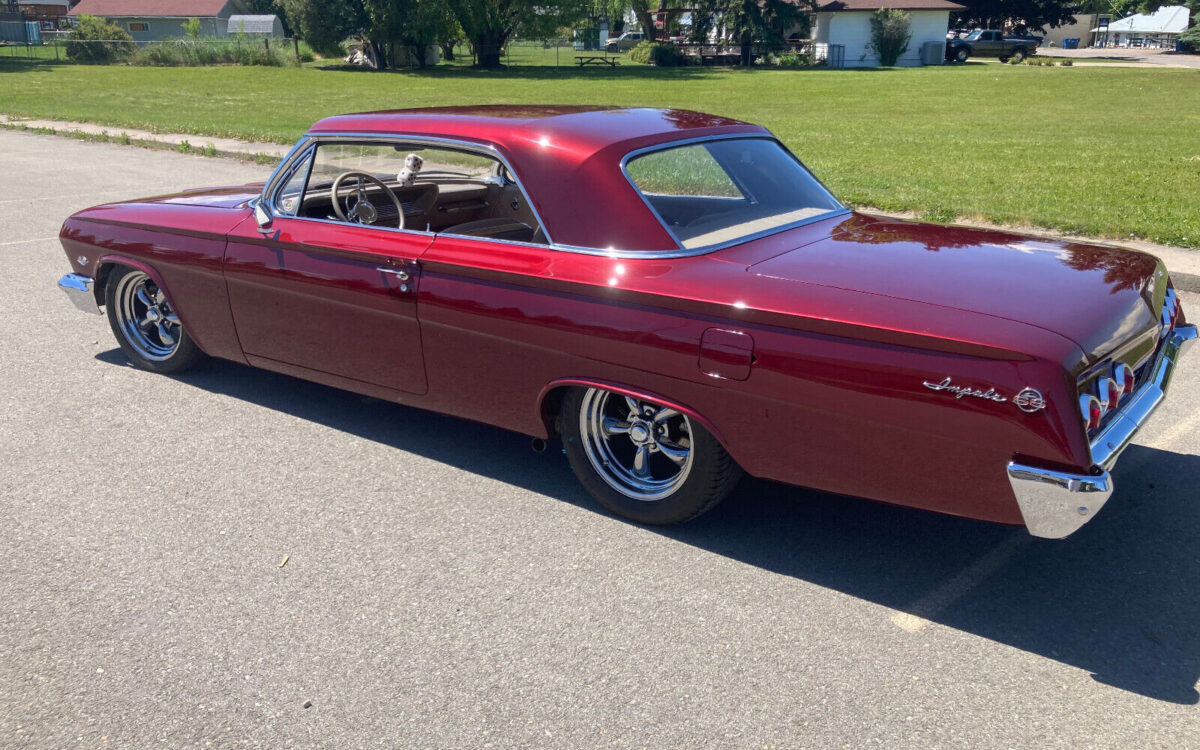 Chevrolet-Impala-Coupe-1962-2