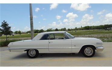 Chevrolet-Impala-Coupe-1963-2