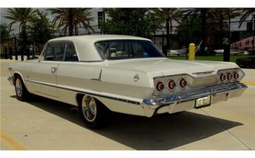 Chevrolet-Impala-Coupe-1963-4