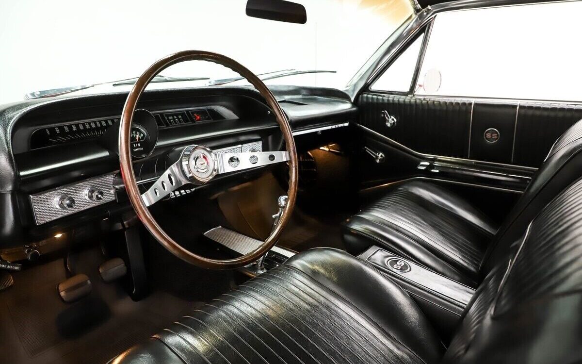 Chevrolet-Impala-Coupe-1964-1