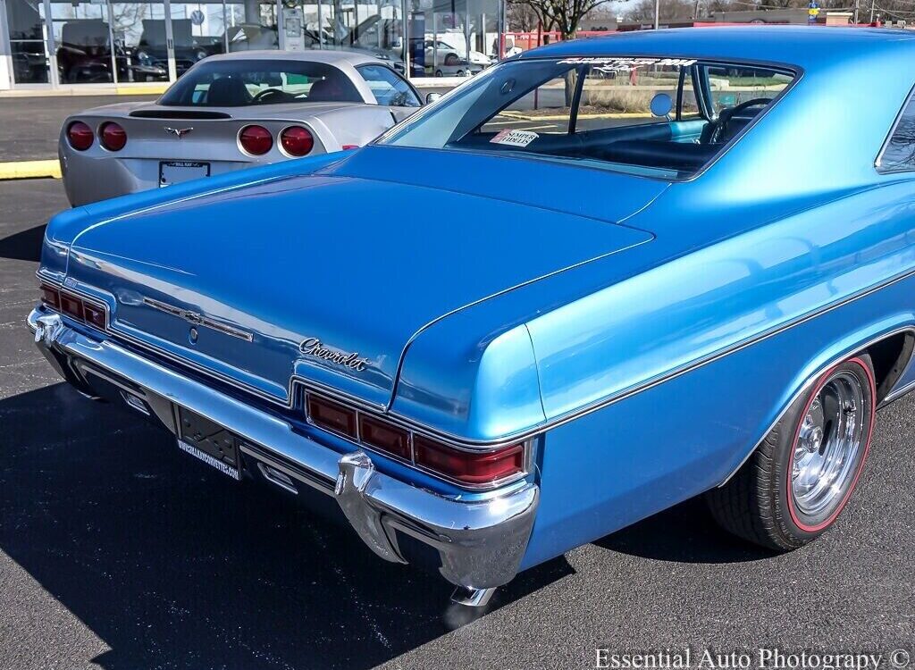 Chevrolet-Impala-Coupe-1966-10