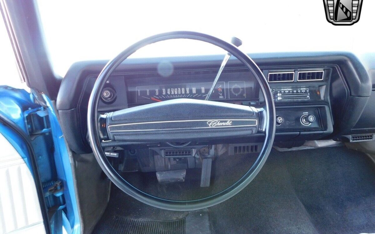 Chevrolet-Malibu-1972-10