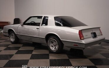 Chevrolet-Monte-Carlo-Coupe-1987-11