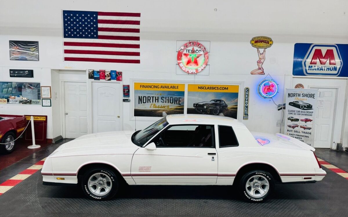 Chevrolet-Monte-Carlo-Coupe-1987-32