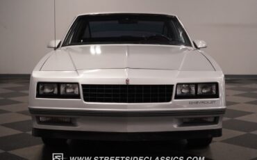Chevrolet-Monte-Carlo-Coupe-1987-5