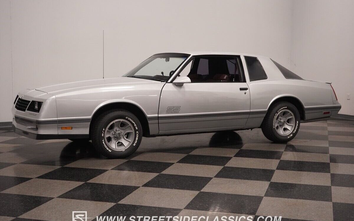 Chevrolet-Monte-Carlo-Coupe-1987-8