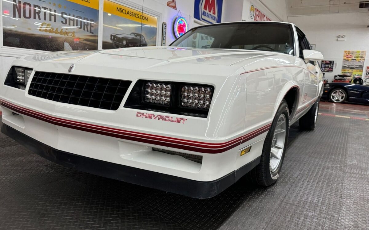 Chevrolet-Monte-Carlo-Coupe-1987-8