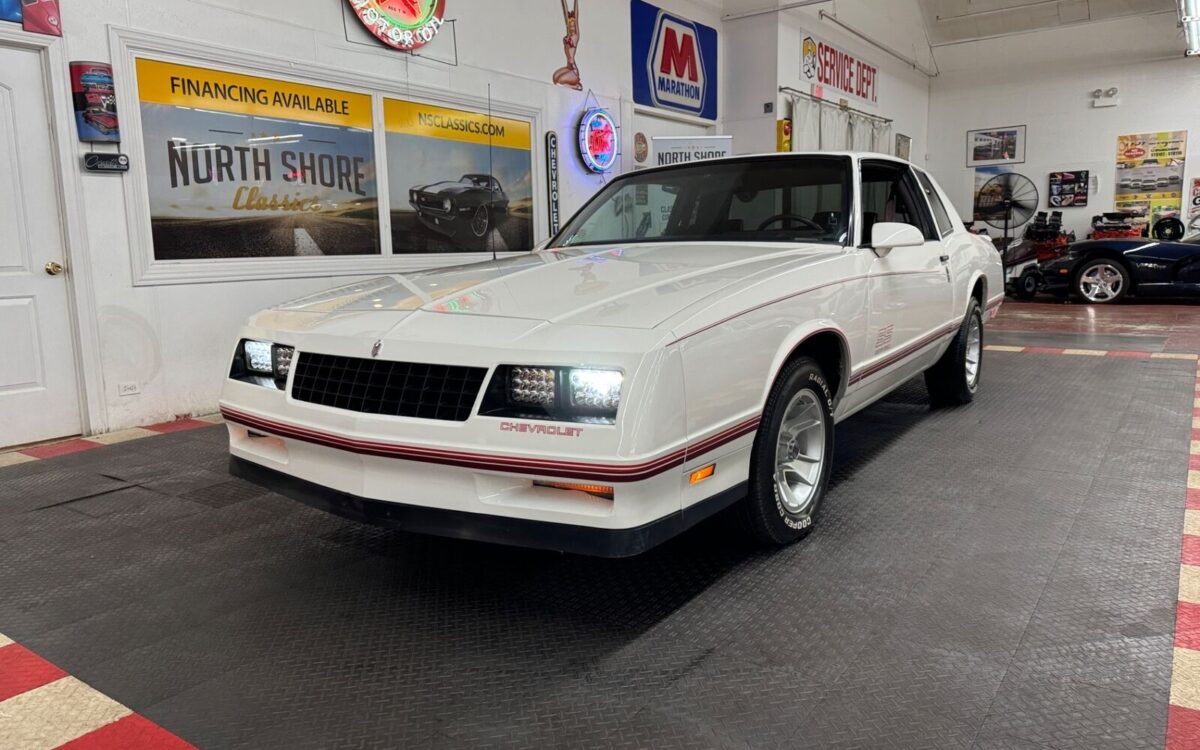 Chevrolet-Monte-Carlo-Coupe-1987-9
