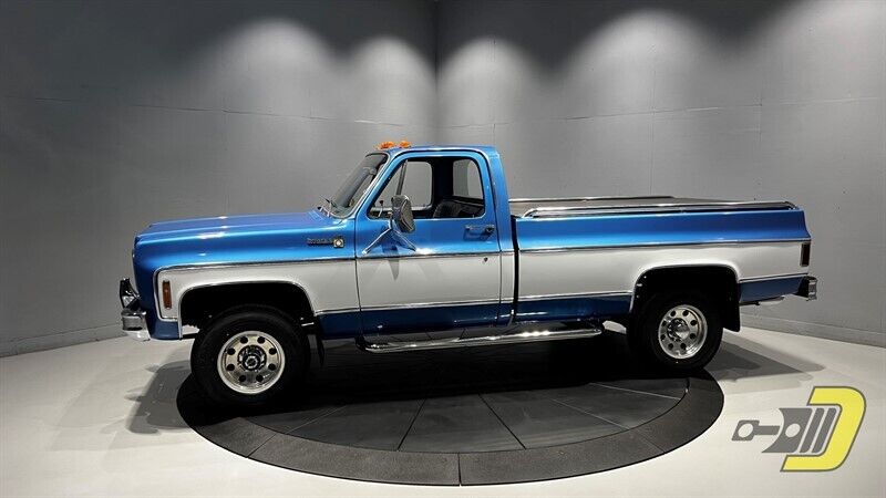 Chevrolet-Other-Pickups-1975-1