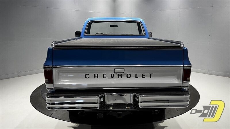 Chevrolet-Other-Pickups-1975-17