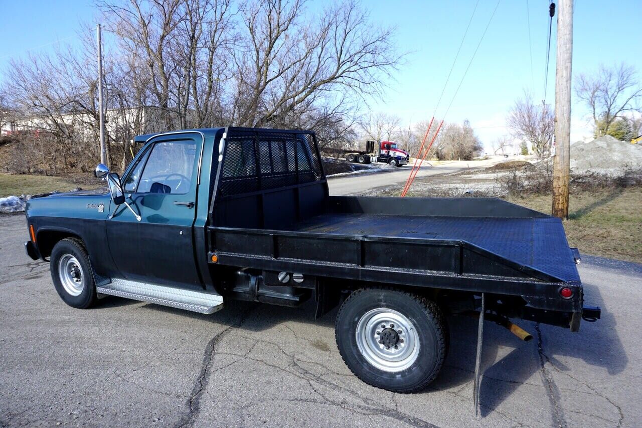 Chevrolet-Other-Pickups-1975-2